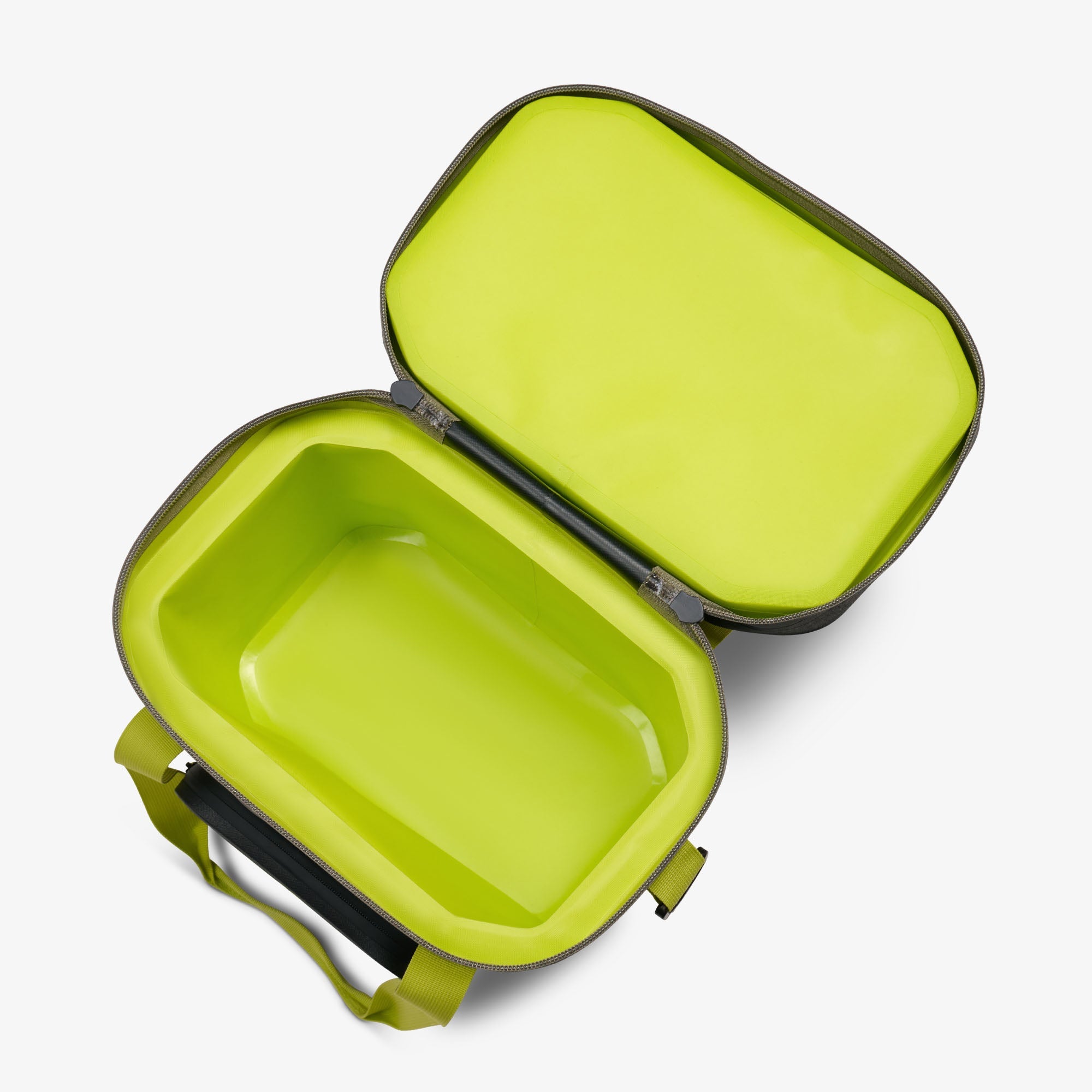 Trailmate® 18-Can Cooler Bag W9 - Jet Carbon - Open View